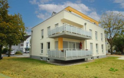 Helle 4-Zimmer Wohnung mit geräumiger Dachterrasse zentral in Groß-Gerau!