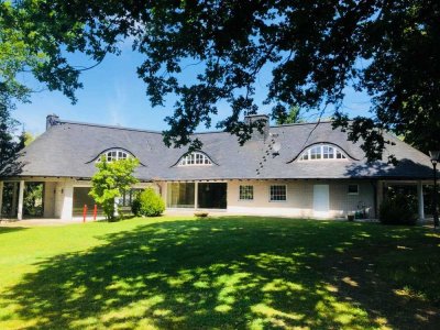 Luxuriöse 10-Zimmer Villa mit Garage in Kindsbach