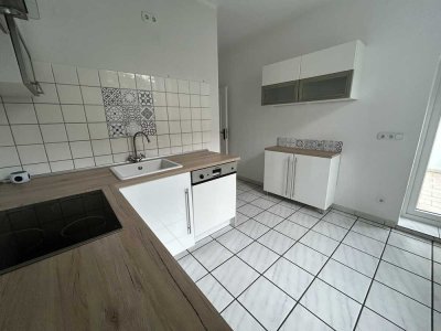 Wohnen auf dem Rott. Schöne 3Zi.-ETW mit Küche inkl. mod. EBK, Diele, innenl. Wannenbad & Balkon.