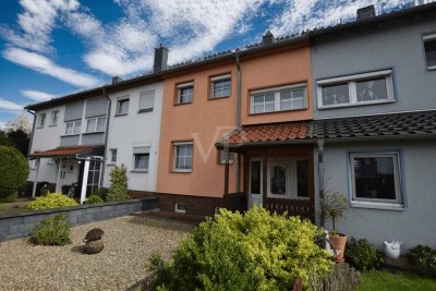 Haus statt Wohnung -
Gemütliches Reihenhaus mit Garten und drei Garagen