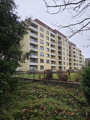 Freundliche 3,5-Zimmer-Wohnung mit 2 Balkonen und Einbauküche in Pforzheim