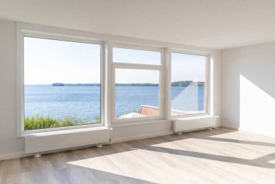 Modernes Wohnen am Großen Plöner See - Panoramablick und Seezugang inklusive