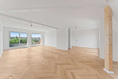 Traumhafte neue Dachgeschosswohnung, super hell, mehrere Terrassen, einzugsbereit