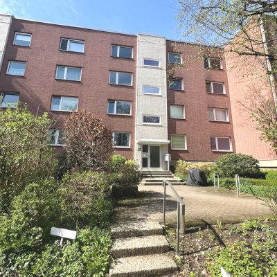 Attraktive 2-Zimmer-Wohnung mit Balkon und EBK in Hamburg (Lokstedt)