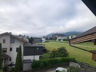 Dachgeschosswohnung mit 4 Zimmern und Balkon ab Juli in Fuegen