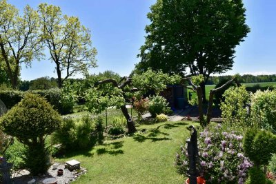 Möbliertes Haus in Toplage, Hell, mit großem Terrasen und schönem Garten