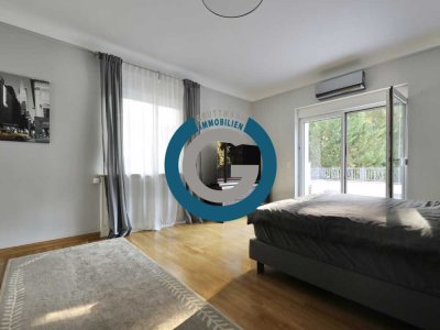 CA. 379 m² GRUNDFLÄCHE - PARKÄHNLICHES GRUNDSTÜCK MIT BEBAUUNGSPOTENTIAL - MIT GARAGE, KAMIN & SAUNA