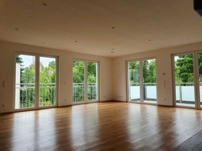Exklusive 3-Zimmer-Maisonette-Wohnung im Grünen im ruhigen Obermenzing
