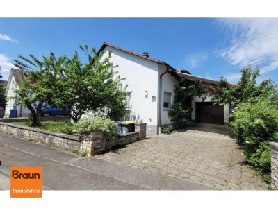 Charmantes 2-Familienwohnhaus in ruhiger Wohnlage mit großem Grundstück in Aldingen