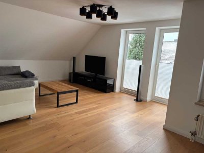 3-Zimmer-Maisonette im Dachgeschoss mit sonnigem Balkon, optional TG-Stellplatz & Wallbox