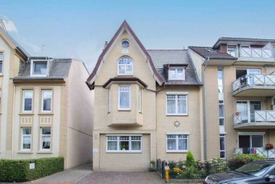 Charmante 3-Zi.-Altbauwohnung mit Einbauküche u. Zimmerofen in zentraler Lage