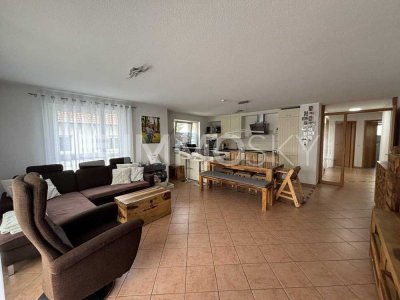 RESERVIERT! 3,5 Zimmer-Wohnung mit ca. 100 qm Garten!