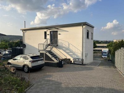 Große , moderne 3-Zimmer-Wohnung mit Panorama-Terrasse & optionaler (Lager-)Halle/ – Usingen/Taunus