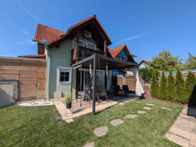 Charmante Doppelhaushälfte mit traumhaftem Garten in ruhiger Lage, Fürstenfeld