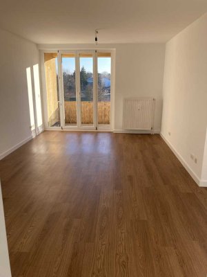 Erstbezug nach Sanierung: 2 Zi. Wohnung mit Balkon in Potsdam-Kirchsteigfeld