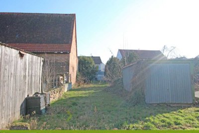 ac | Bebaubares Grundstück mit kleinem Vorderhaus - sanierungsbedürftig