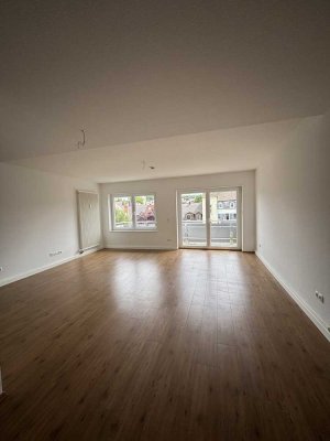 Stilvoll wohnen im sanierten Altbau  – 3,5 Zimmer mit Balkon in zentraler Ruhelage