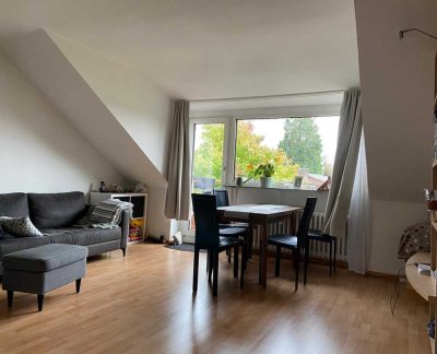 Gemütliche Dachgeschosswohnung mit Sonnenbalkon in ruhiger Wohnlage