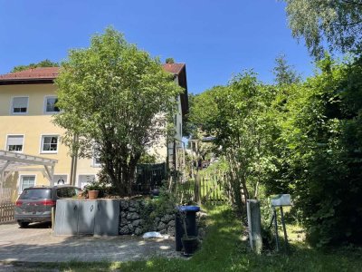 attraktive Doppelhaushälfte in ruhiger Lage von Ottenhofen