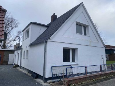 Effizienzhaus mit 8 Zimmer, 2 Wohneinheiten sind möglich,  in Oberndorf