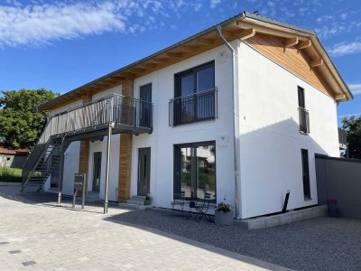 Moderne 2-Zi-Wohnung, ERSTBEZUG, KfW 40, mit großem Balkon in Altenthann