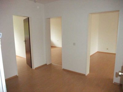 NUR MIT WOHNBERECHTIGUNGSSCHEIN  - Schöne 3 Zimmer Wohnung in ruhiger Lage