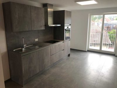 Schöne 3-Zimmer-Maisonette-Wohnung in Kaiserslautern mit Einbauküche und Balkon