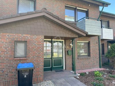 Frisch renoviertes Reihenhaus mit Charme – zentral in Leer gelegen, mit Garten, Balkon und Kamin!