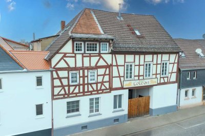 Modernisiertes Mehrgenerationen-Anwesen mit großzügigem Grundstück (2.250 m² Grd./über 600 m² Wfl.)