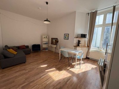 Bezugsfreie 2-Zimmer-Oase am Boxhagener Platz
