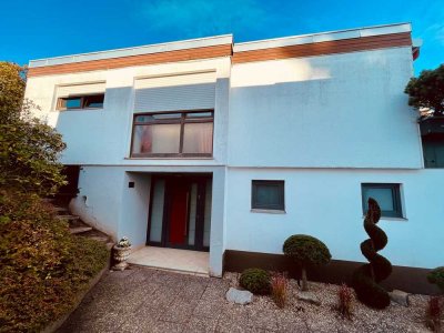 Gepflegtes 1-Familienhaus-RH mit Doppelgarage in Bestwohnlage (Strobelallee) von 66953 Pirmasens