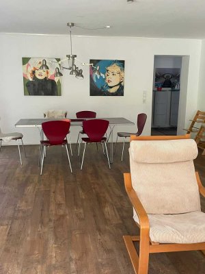 Helle, ruhige und möblierte Wohnung mit Garten