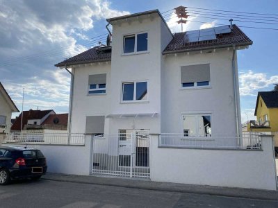 Investmentchance: Modernes Neubau-Dreifamilienhaus!