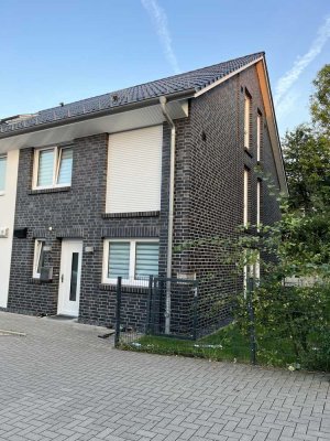 Elegantes Reihenhaus mit 5,5 Zimmern in Wuppertal-Vohwinkel