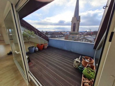 Helle 2,5-Zimmerwohnung mit traumhaftem Balkon über den Dächern vom Werderplatz