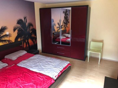 Möbilierte 2,5 Zi - Einliegerwohnung mit opt. Außensitzplatz