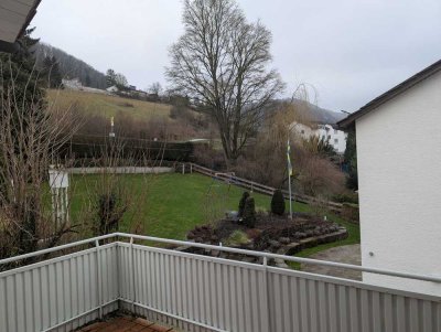 4 Zimmer, Küche , Bad - Wohnung mit Balkon und Garage