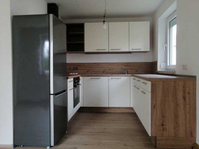 Attraktive 3,5-Zimmer-Wohnung mit Einbauküche und Balkon in Amberg
