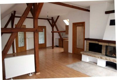 Schöne Wohnung in Schwarzbach 07589 verfügbar ab 1.7.24!