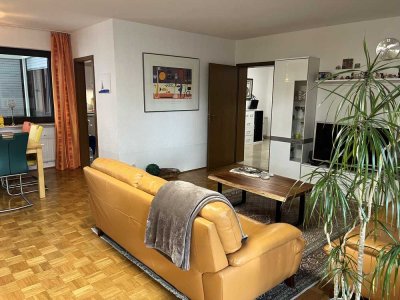 Schöne 3-Zimmer-Wohnung mit Einbauküche und 2 großen Balkon ab 01.08. Abzugsfrei