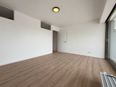 Frisch sanierte 3-Zimmer-Wohnung (zur WG Nutzung) mit Balkon und Küche in Köln-Weiden