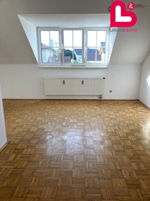 Schöne 3-Zimmer Wohnung im Dachgeschoß