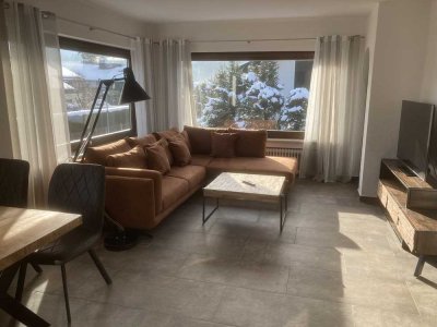 Komplett sanierte Wohnung mit zwei Zimmern, 2 Balkone und EBK im OT Garmisch