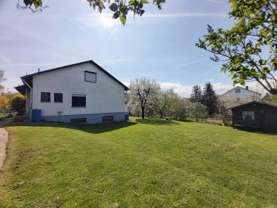 Familienparadies in ruhiger und zentraler Lage mit großem Freizeitgrundstück