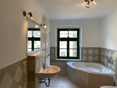 Ruhige Lage: 2-Raum-Wohnung mit Balkon und großem Bad