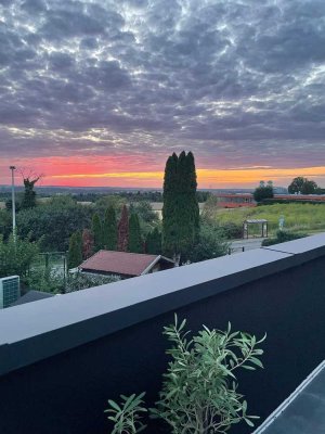Schöne  lichtdurchflutete 4 Zi. Wohnung mit Balkon in Flein Sommerhöhe