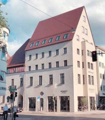 Zentrale und sehr helle 3-Zimmer Wohnung in generalsaniertem Haus