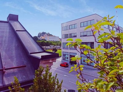 Große 3,5 Zimmer WHG mit Dachterrasse in bester Lage