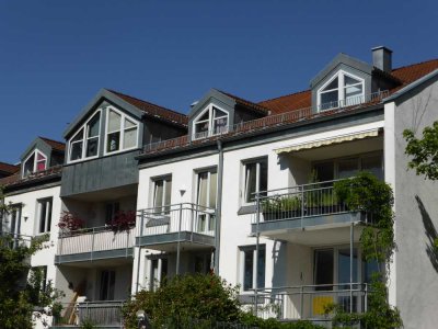Moderne 2 Zimmerwohnung mit großer Loggia und Blick ins grüne Stockdorf