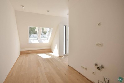 ERSTBEZUG | Traumhafte DG-Wohnung mit Loggia &amp; idyllischer Terrasse in den Innenhof